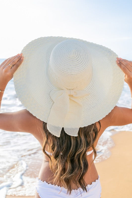 Scallop Edge Bow Accent Sunhat