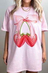 COQUETTE STRAWBERRY RIBBON OVERSIZED GRAPHIC TEE